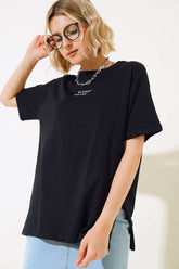 Baskılı Yan Yırtmaçlı T-shirt