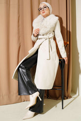 Yaka Kürk Detaylı Kaşe Kaban