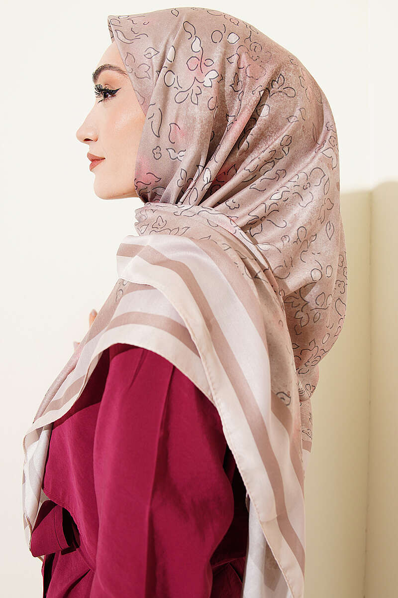 120 Cm Çiçek Detaylı Soft Eşarp