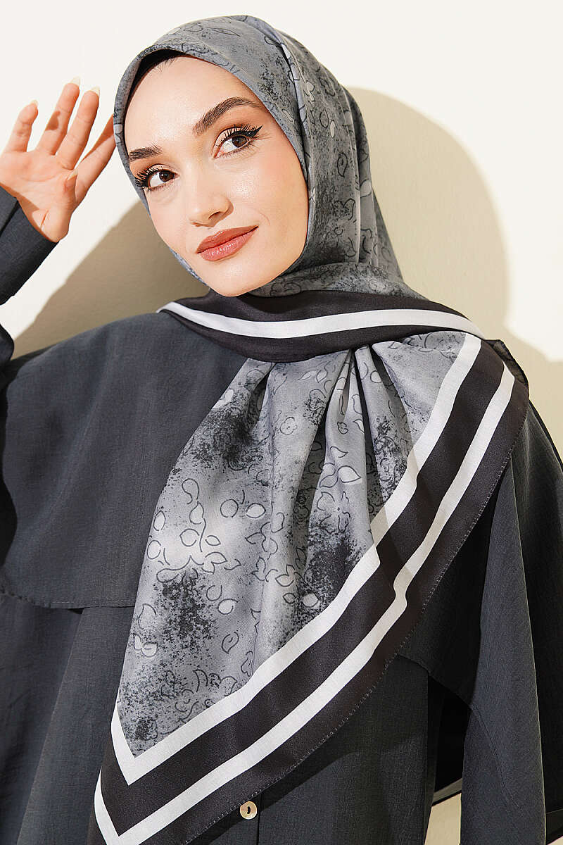 120 Cm Çiçek Detaylı Soft Eşarp Siyah