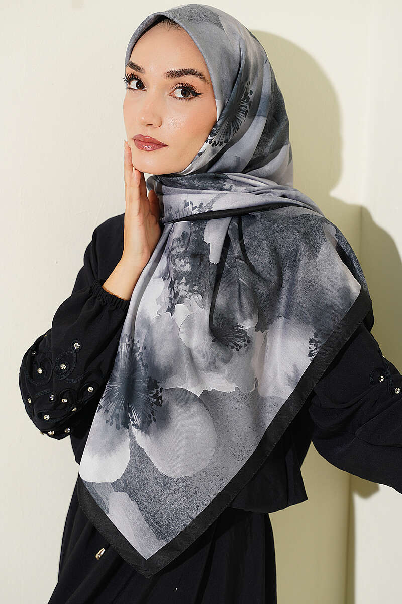 https://cdn.pazarium.com.tr/120-cm-flower-desen-esarp-siyah-799561-19-B.jpg