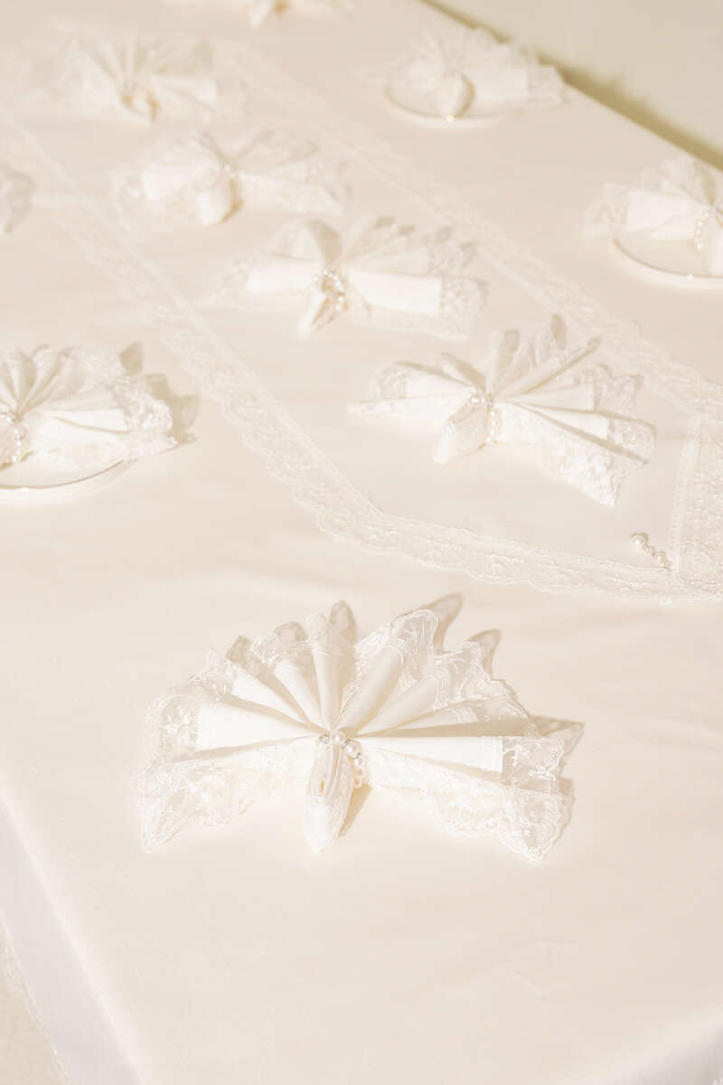 26 Piece Lace Tableware Set Secondary image