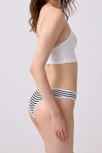 https://cdn.pazarium.com.tr/5li-renkli-fitilli-bikini-kulot-renkli-1-797583-19-B.jpg