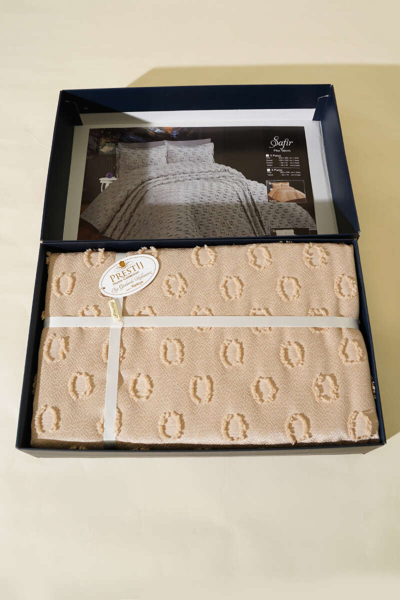 https://cdn.pazarium.com.tr/6-parca-safir-cift-kisilik-pike-takimi-cappuccino-670537-16-B.jpg