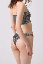 https://cdn.pazarium.com.tr/6li-karisik-desenli-lazer-kesim-bikini-kulot-renkli-1-798007-19-B.jpg