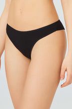 https://www.pazarium.com.tr/6li-yumusak-dokulu-bikini-kulot-siyah-817469-20-B.jpg