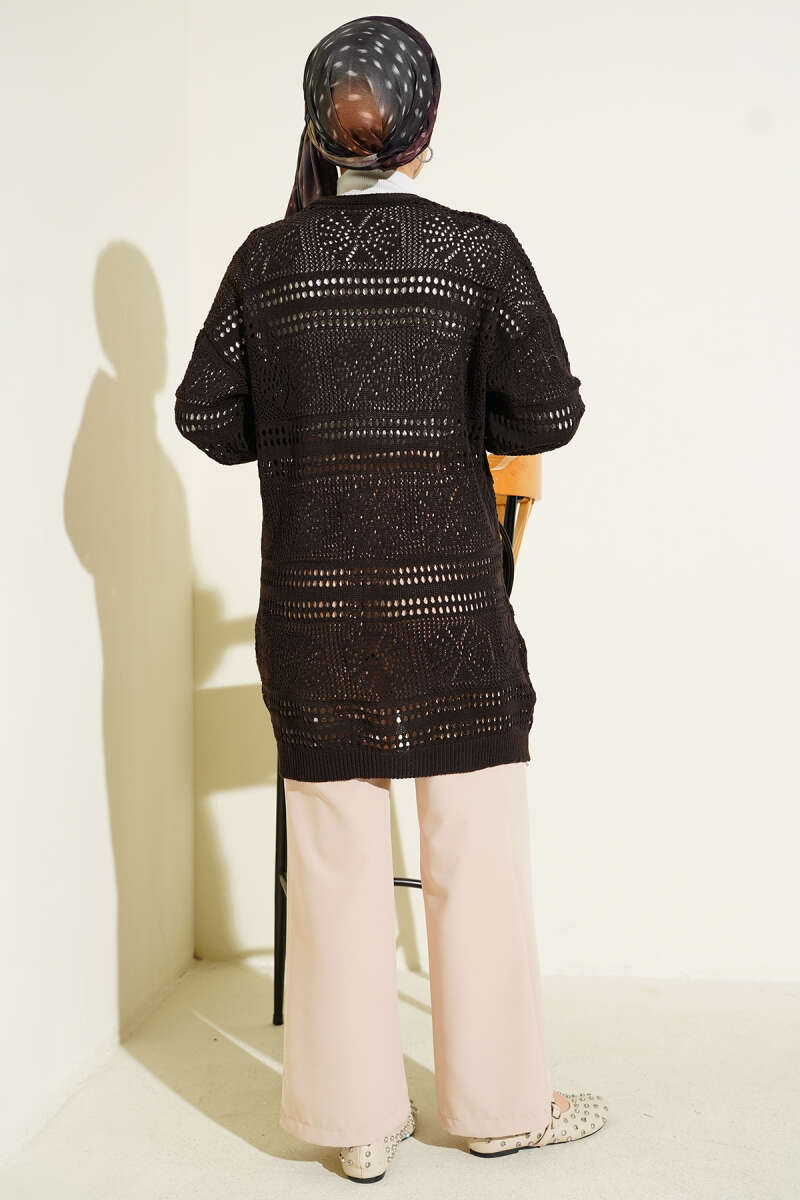 Cardigan en tricot ajouré Bitter Brown avec boutons en bois