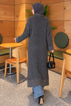 https://www.pazarium.com.tr/ajurlu-dugme-detayli-triko-hirka-fume-831477-20-B.jpg