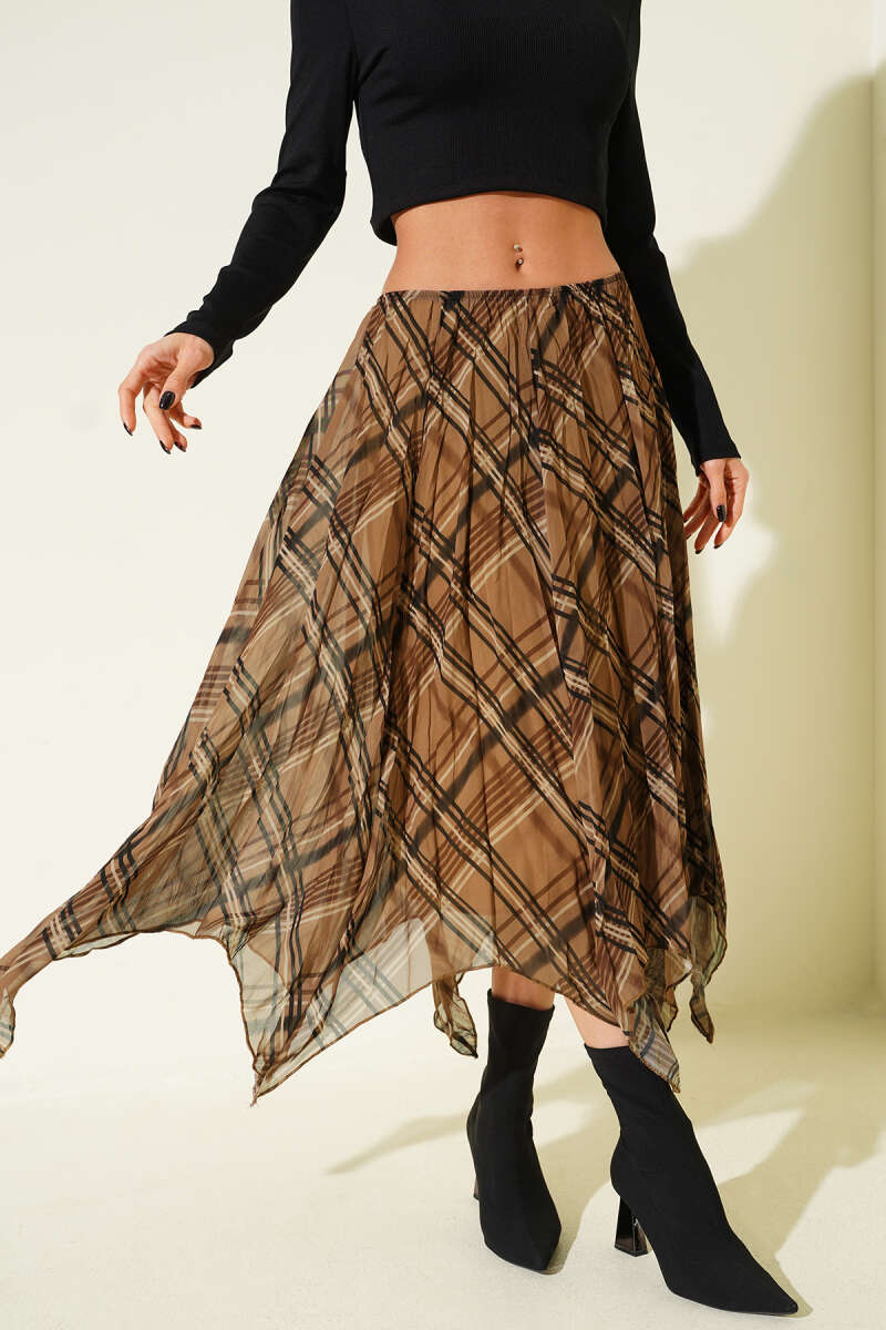 https://cdn.pazarium.com.tr/asimetrik-ekose-desenli-sifon-midi-etek-latte-726091-17-B.jpg