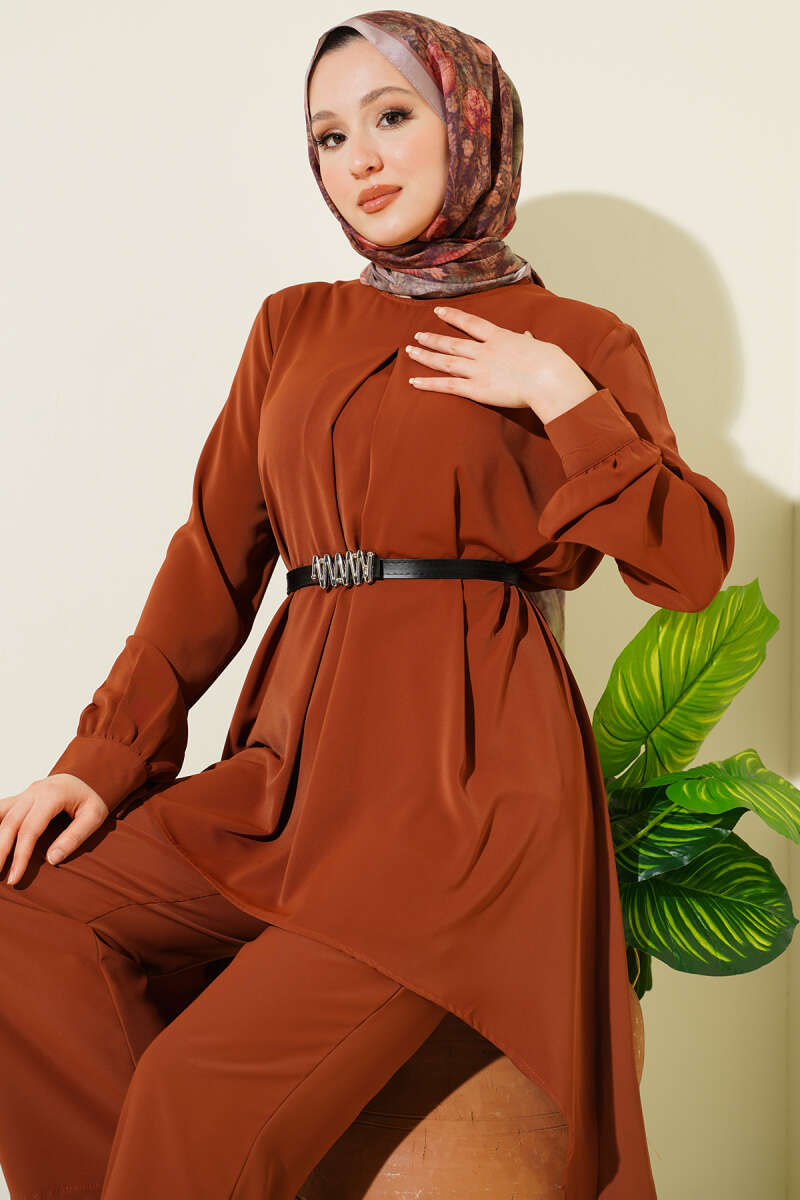 https://cdn.pazarium.com.tr/asimetrik-kesim-kemerli-tunik-takim-taba-752225-18-B.jpg