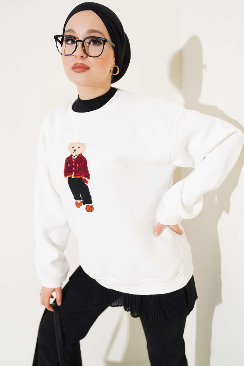 https://cdn.pazarium.com.tr/ayicik-nakis-uc-iplik-sweatshirt-beyaz-565567-13-B.jpg