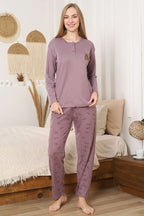 https://cdn.pazarium.com.tr/ayicik-nakisli-fitilli-uzun-kol-pijama-takimi-gul-kurusu-745912-18-B.jpg
