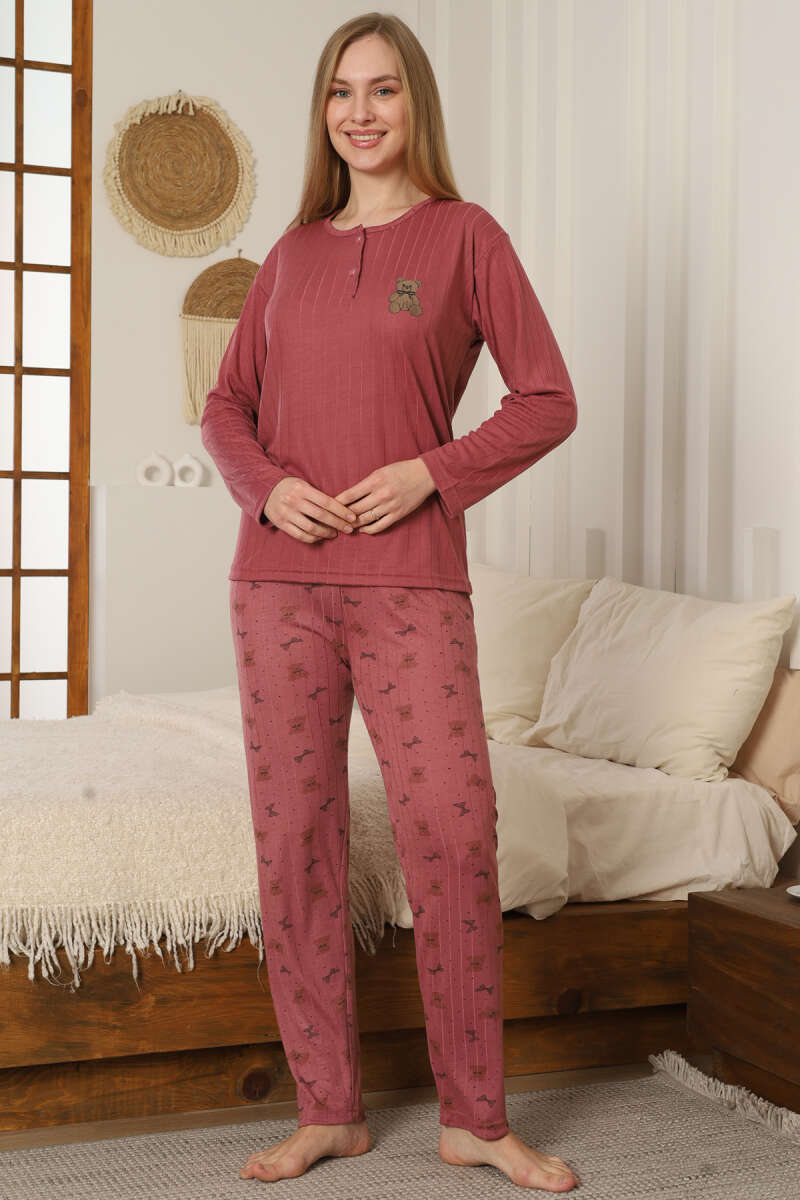 https://cdn.pazarium.com.tr/ayicik-nakisli-fitilli-uzun-kol-pijama-takimi-magenta-745914-18-B.jpg