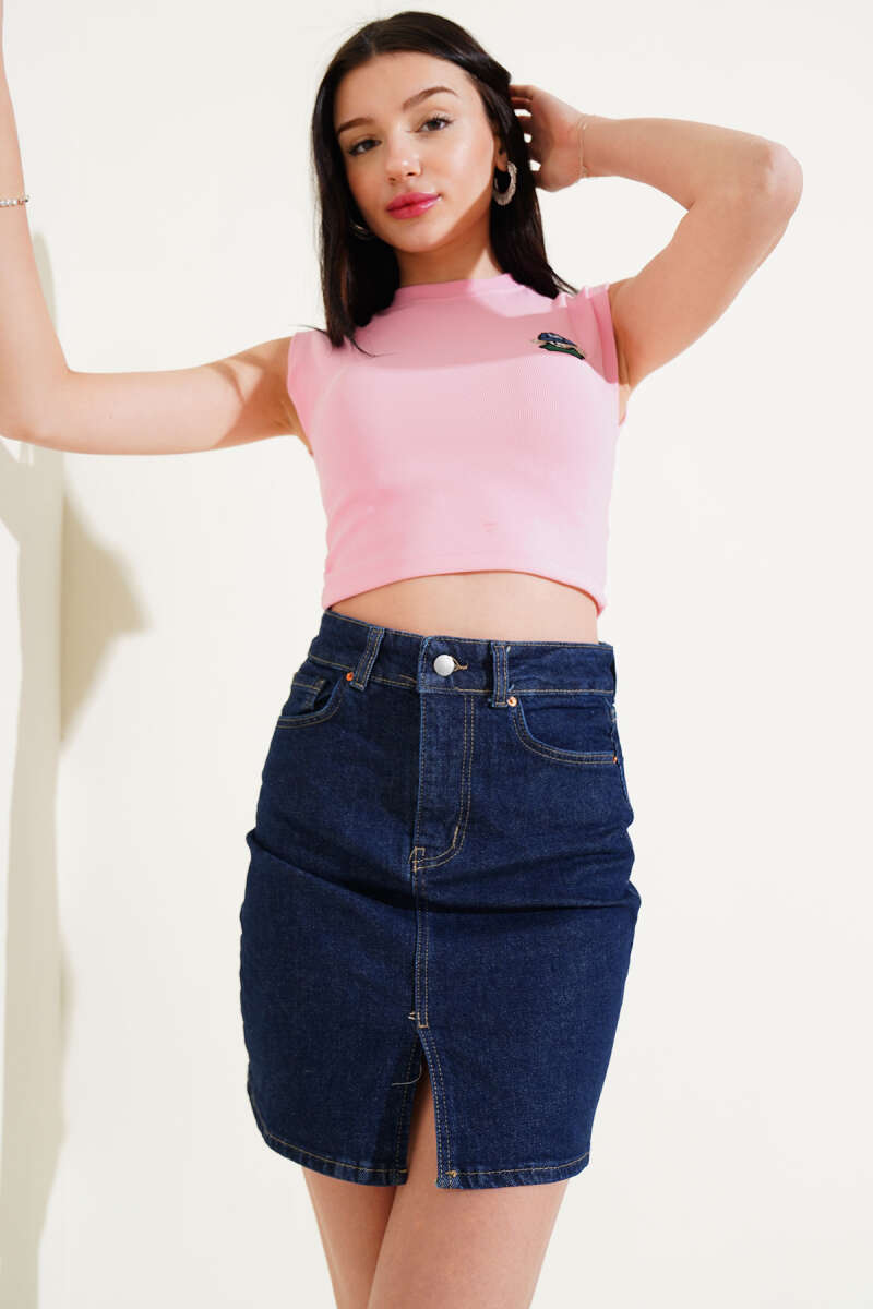 https://cdn.pazarium.com.tr/ayicik-nakisli-kolsuz-crop-pembe-590183-14-B.jpg