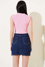 https://cdn.pazarium.com.tr/ayicik-nakisli-kolsuz-crop-pembe-590184-14-B.jpg