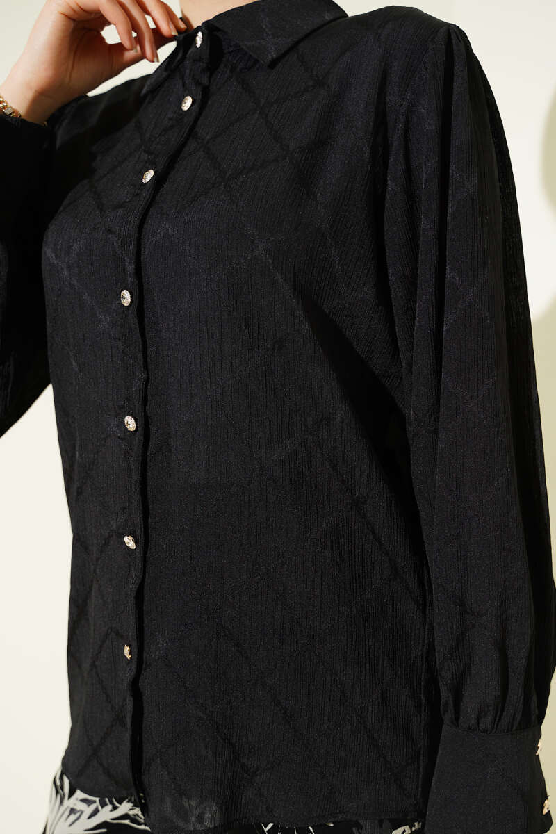 https://cdn.pazarium.com.tr/baklava-desen-jakarli-gomlek-siyah-752600-18-B.jpg