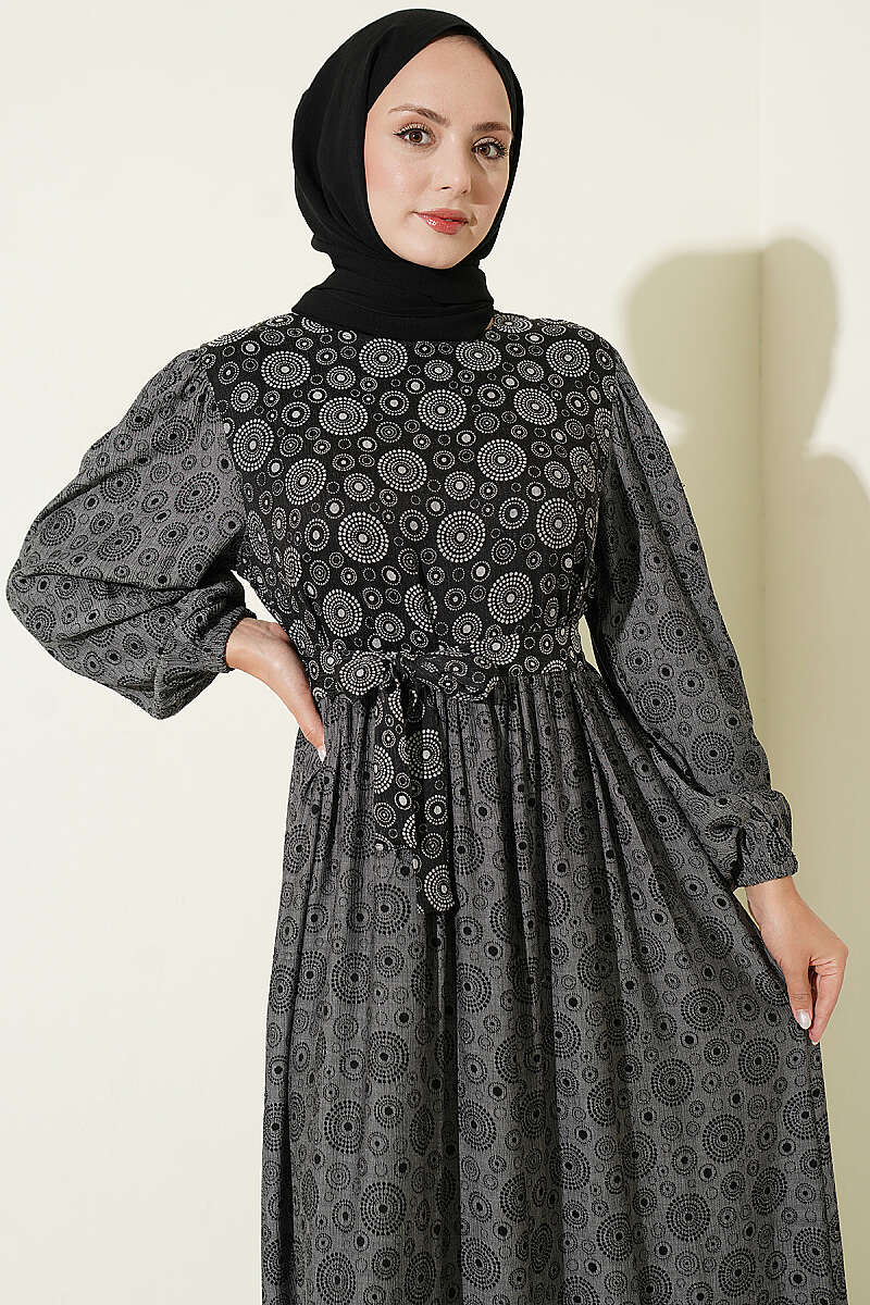 https://cdn.pazarium.com.tr/balon-kol-firfirli-burumcuk-elbise-siyah-815471-20-B.jpg