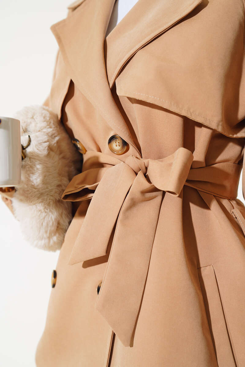 https://cdn.pazarium.com.tr/balon-kol-kusakli-kisa-trenckot-camel-540057-12-B.jpg