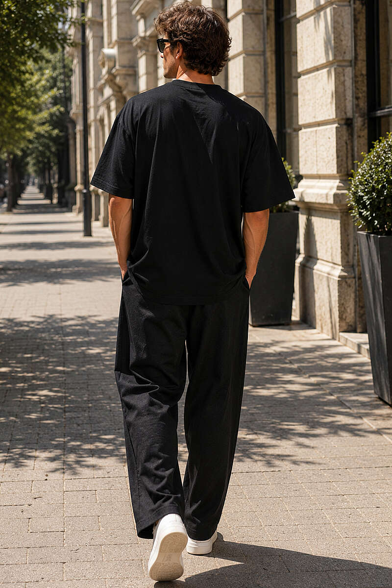 https://cdn.pazarium.com.tr/basic-bisiklet-yaka-oversize-erkek-t-shirt-siyah-786654-19-B.jpg