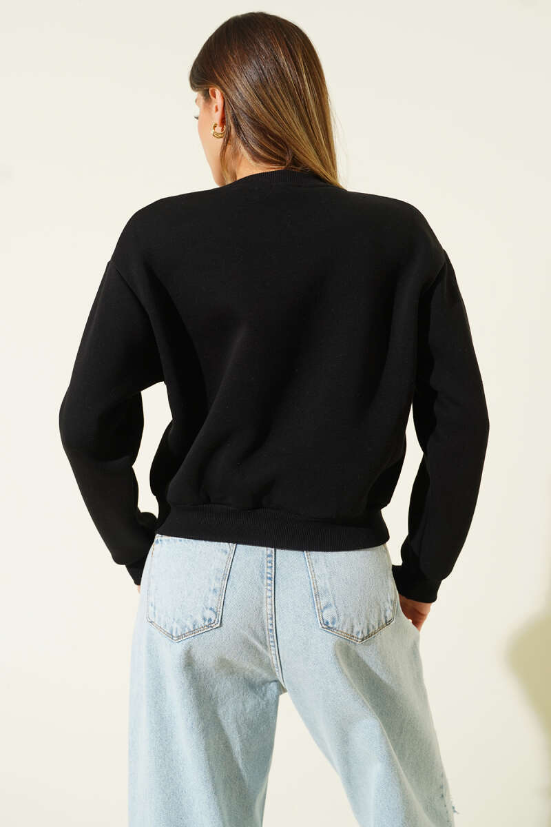 https://cdn.pazarium.com.tr/basic-bisiklet-yaka-uc-ip-sweatshirt-siyah-700538-16-B.jpg