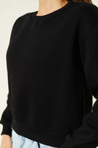 https://cdn.pazarium.com.tr/basic-bisiklet-yaka-uc-ip-sweatshirt-siyah-700539-16-B.jpg