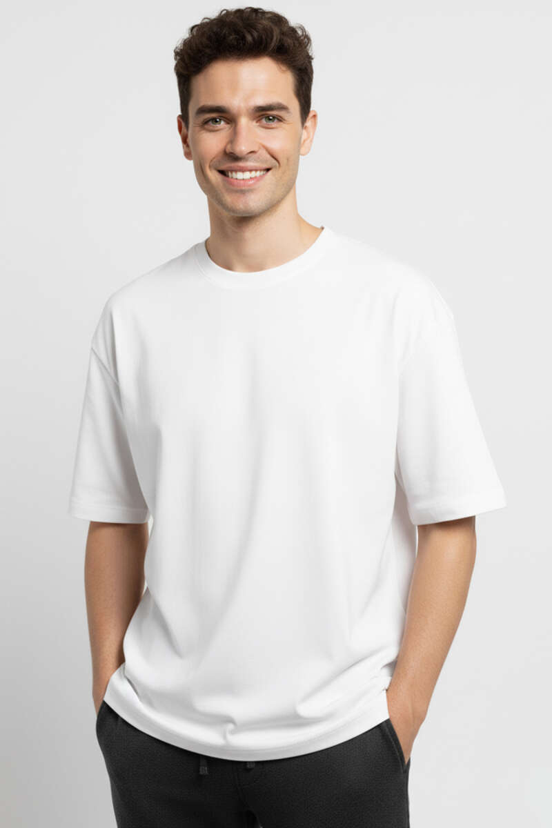 https://cdn.pazarium.com.tr/basic-oversize-erkek-t-shirt-beyaz-686664-16-B.jpg