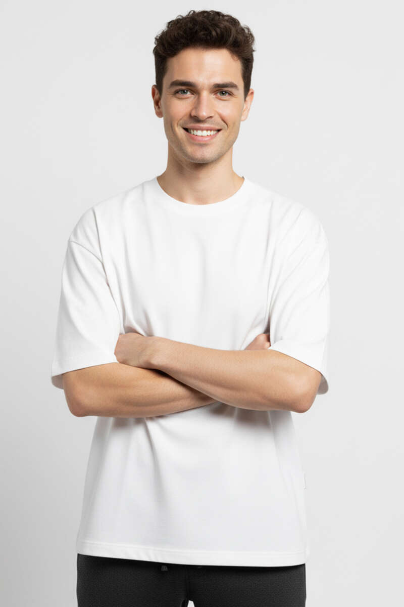 https://cdn.pazarium.com.tr/basic-oversize-erkek-t-shirt-beyaz-686666-16-B.jpg