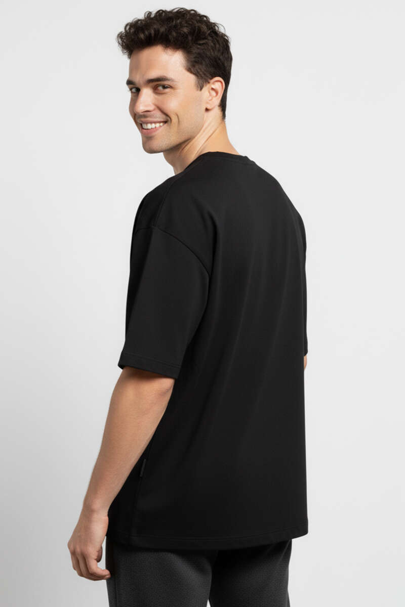 https://cdn.pazarium.com.tr/basic-oversize-erkek-t-shirt-siyah-686659-16-B.jpg