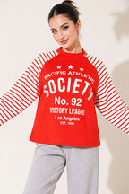 https://cdn.pazarium.com.tr/baskili-cizgi-detayli-sweatshirt-kirmizi-842327-20-B.jpg