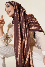 https://cdn.pazarium.com.tr/batik-akis-cizgili-soft-sal-kahve-738694-18-B.jpg