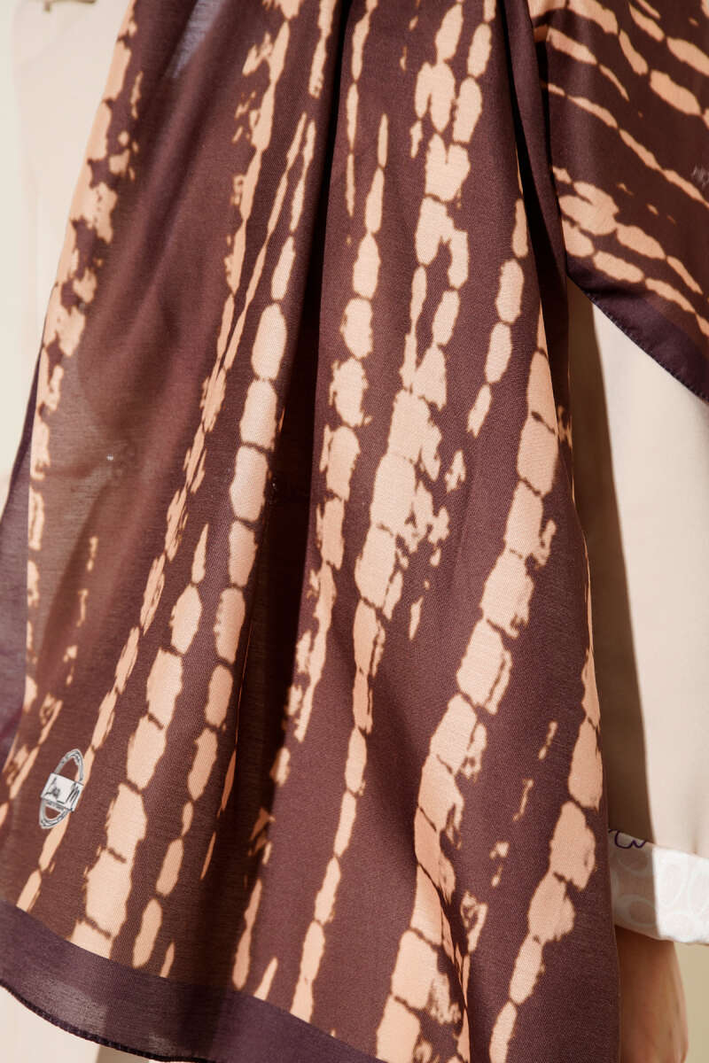 https://cdn.pazarium.com.tr/batik-akis-cizgili-soft-sal-kahve-738698-18-B.jpg