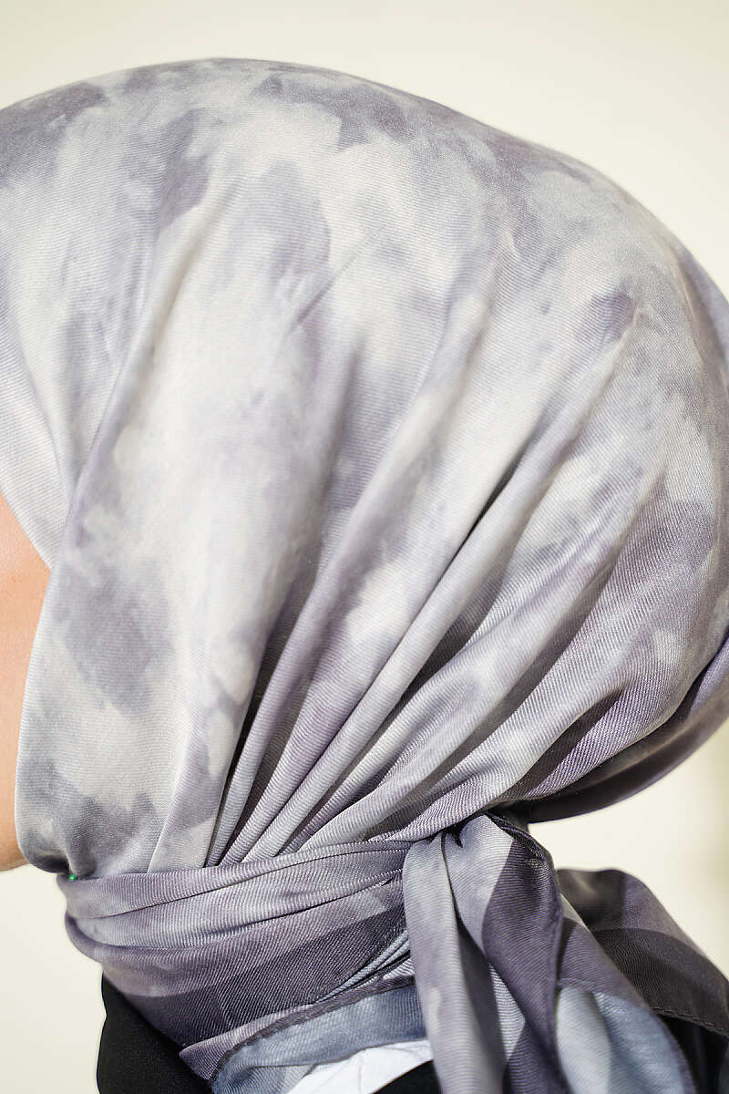 https://cdn.pazarium.com.tr/batik-desen-soft-esarp-gri-810736-20-B.jpg