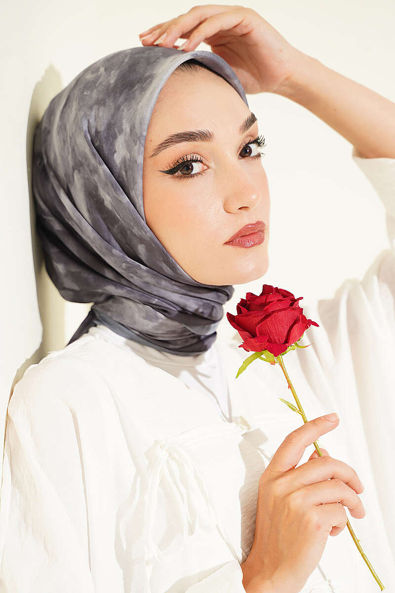 https://cdn.pazarium.com.tr/batik-desen-soft-esarp-kayrak-grisi-810738-20-B.jpg