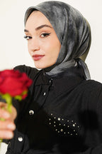 https://cdn.pazarium.com.tr/batik-desen-soft-kras-serisi-esarp-siyah-813510-20-B.jpg