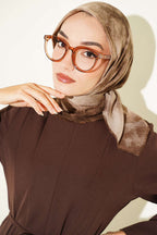https://cdn.pazarium.com.tr/batik-desen-soft-kras-serisi-esarp-sutlu-kahve-818041-20-B.jpg