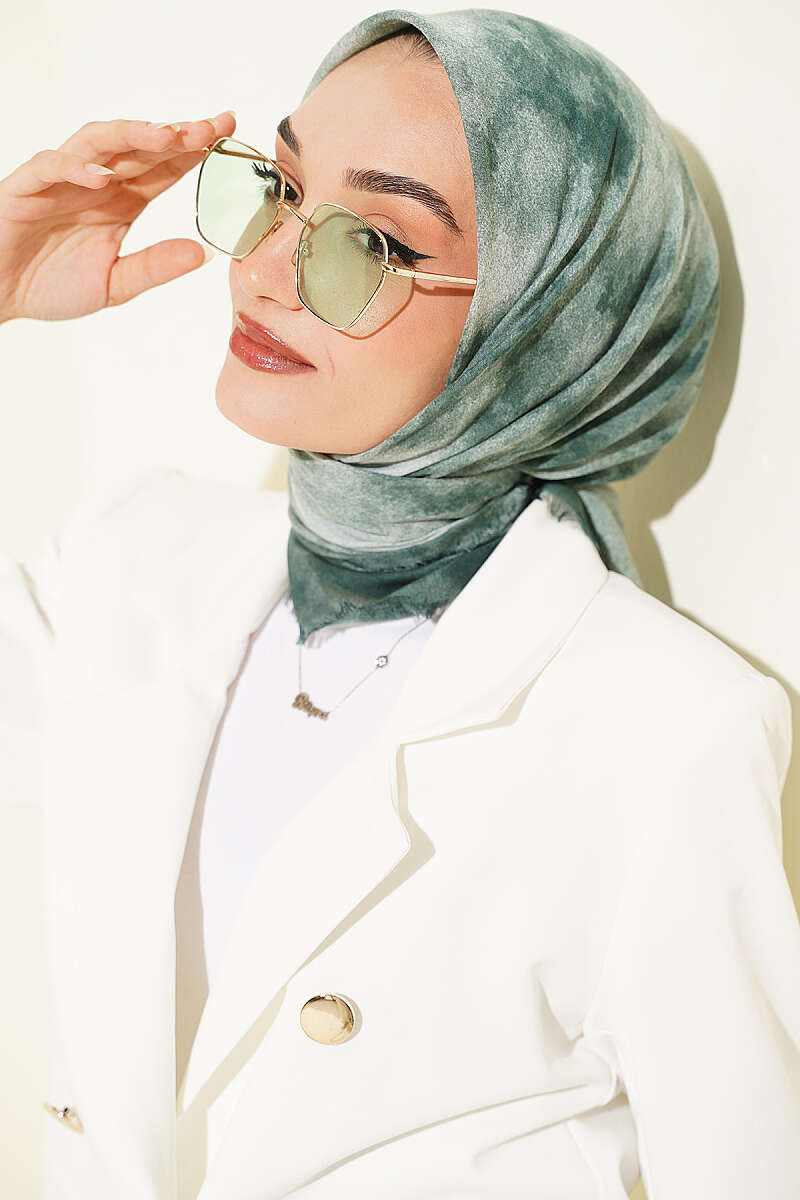 https://cdn.pazarium.com.tr/batik-desen-soft-kras-serisi-esarp-yesil-818301-20-B.jpg