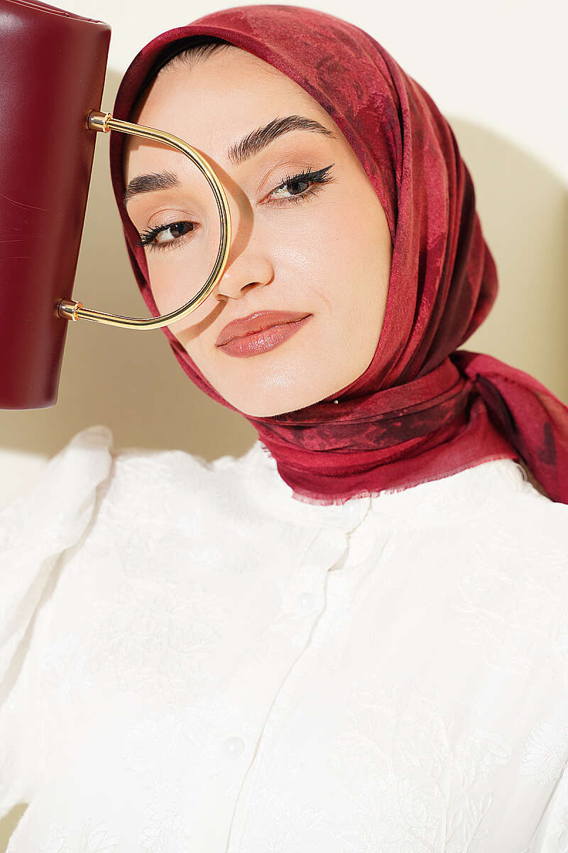 https://cdn.pazarium.com.tr/batik-desenli-soft-esarp-bordo-813948-20-B.jpg