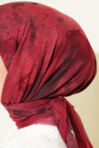 https://cdn.pazarium.com.tr/batik-desenli-soft-esarp-bordo-813951-20-B.jpg