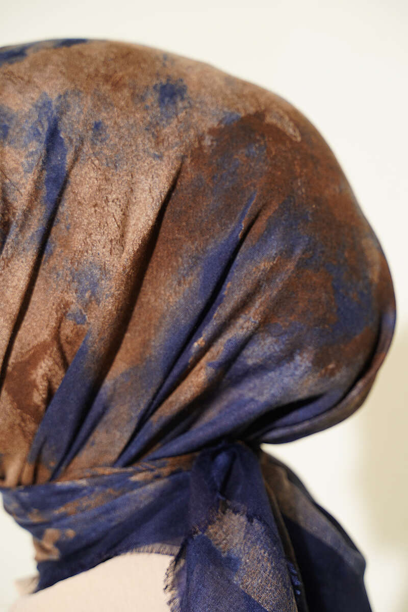 https://cdn.pazarium.com.tr/batik-desenli-soft-esarp-parlement-813723-20-B.jpg