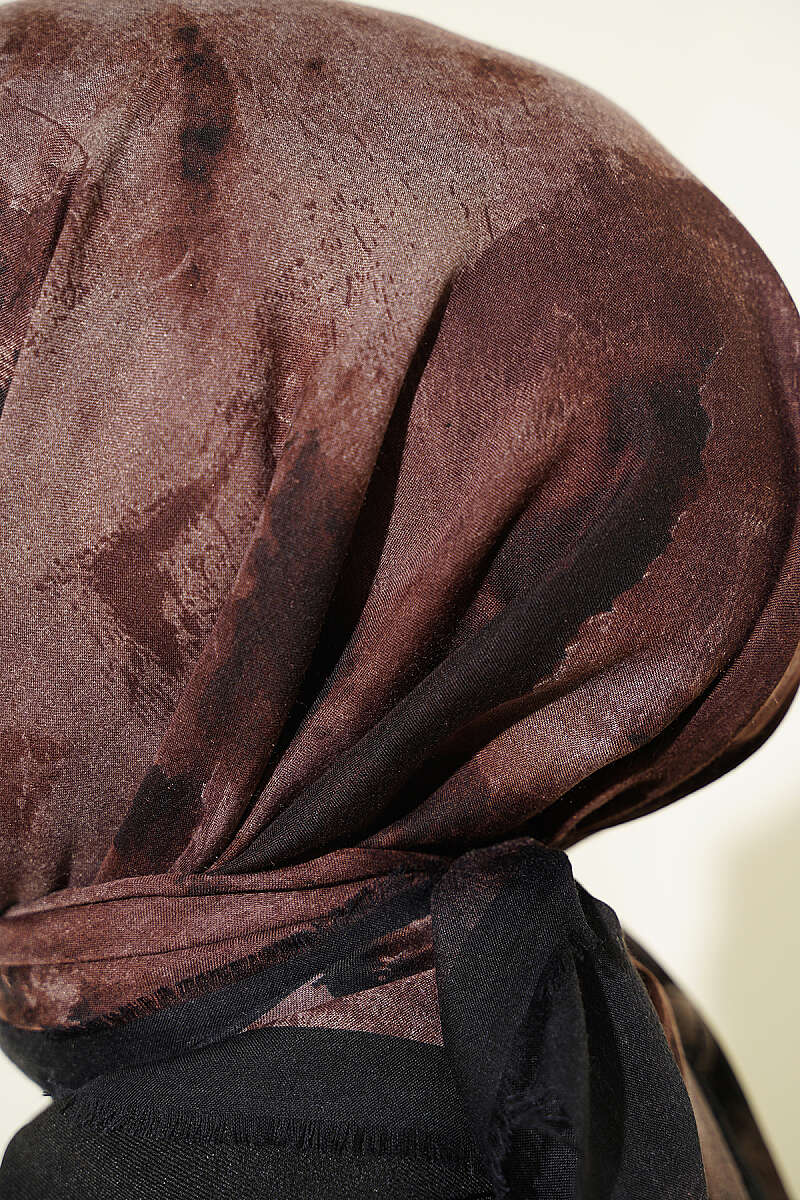 https://cdn.pazarium.com.tr/batik-desenli-soft-esarp-siyah-kahve-813496-20-B.jpg