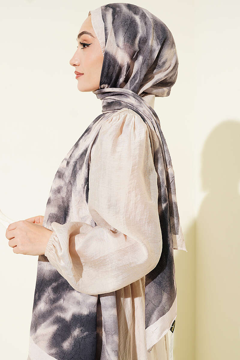 https://cdn.pazarium.com.tr/batik-ebruli-bambu-kras-sal-siyah-bej-793934-19-B.jpg