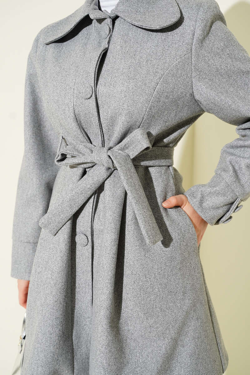 https://cdn.pazarium.com.tr/bebe-yaka-kusakli-kase-kaban-gri-707354-17-B.jpg