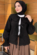 https://cdn.pazarium.com.tr/bebe-yaka-nakisli-baglamali-bluz-siyah-837019-15-B.jpg