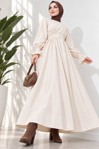 Vestido Beige con Encaje de Piedras, Bolsillos y Cintura Elástica