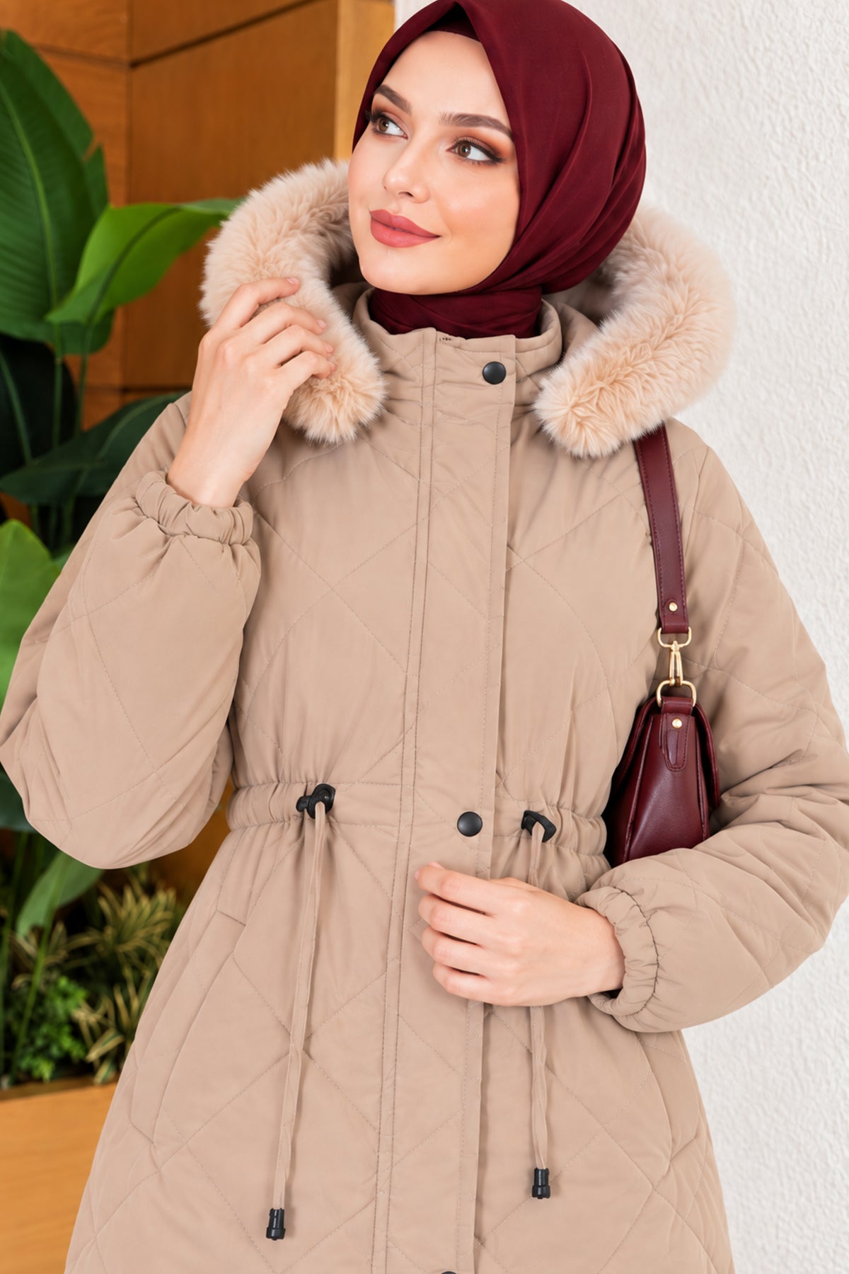 Quilted Waist Belt Fur Detailed Coat Beige