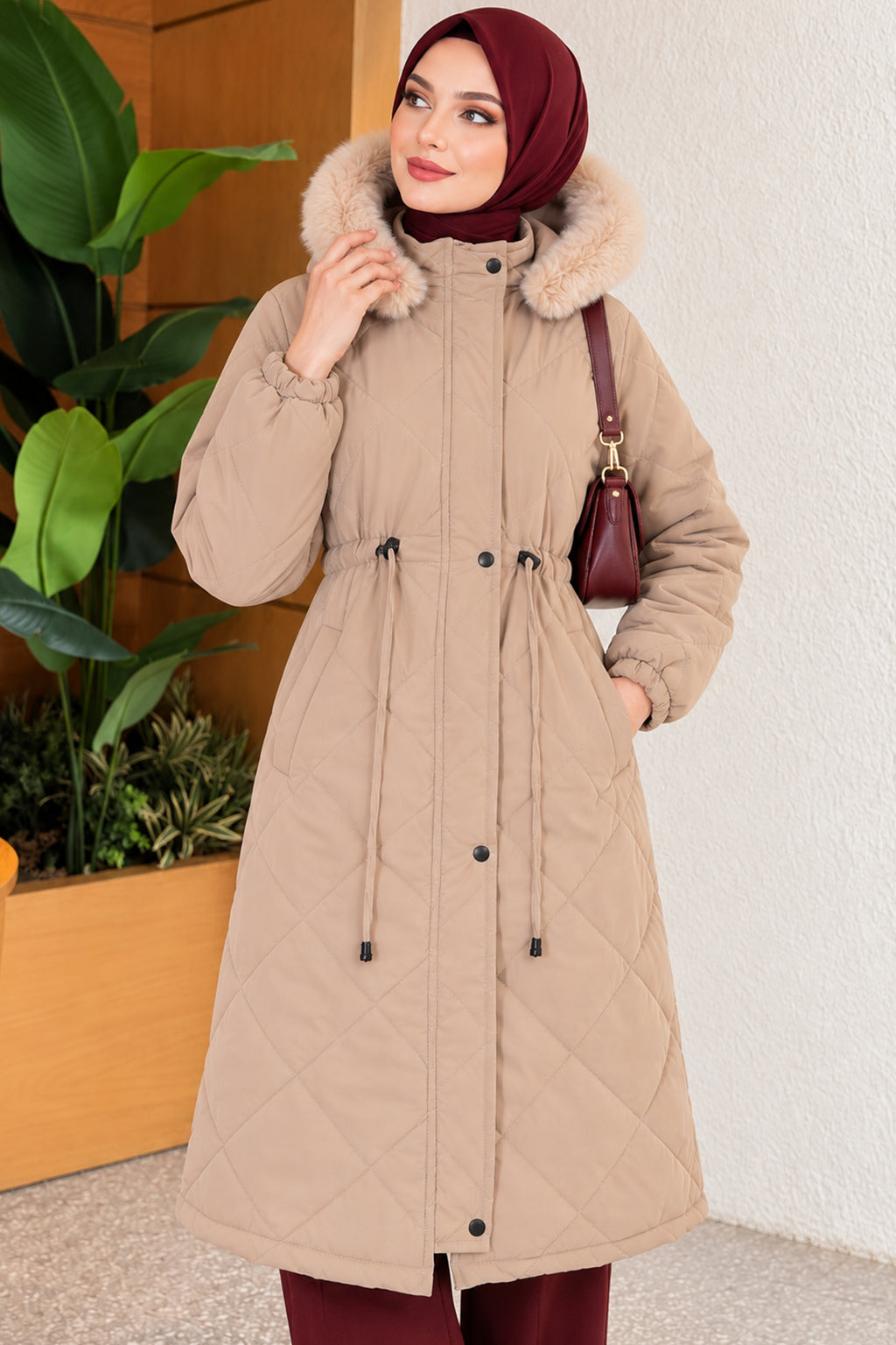 Quilted Waist Belt Fur Detailed Coat Beige