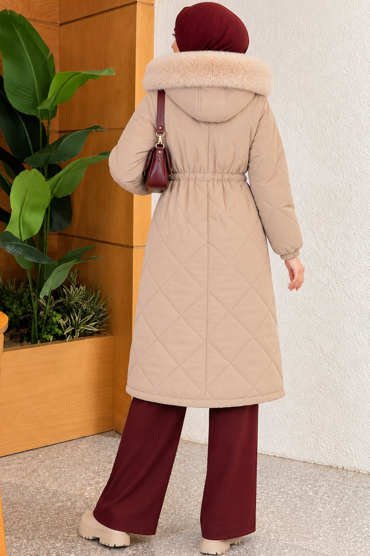 Quilted Waist Belt Fur Detailed Coat Beige