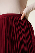 https://cdn.pazarium.com.tr/bel-fermuarli-sifon-pileli-etek-bordo-602376-14-B.jpg