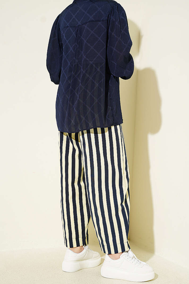 https://cdn.pazarium.com.tr/bel-lastikli-cizgili-poplin-pantolon-sari-799359-19-B.jpg