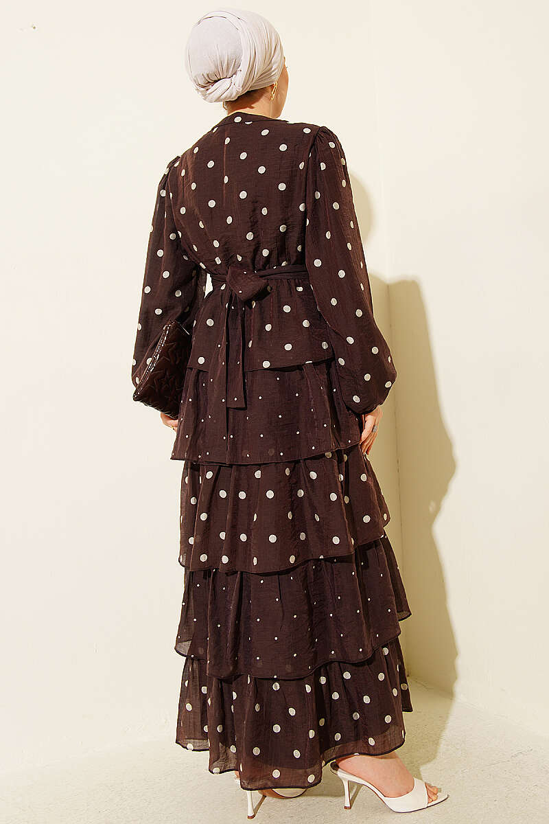 https://cdn.pazarium.com.tr/bel-lastikli-puantiyeli-kat-kat-elbise-kahve-781172-19-B.jpg